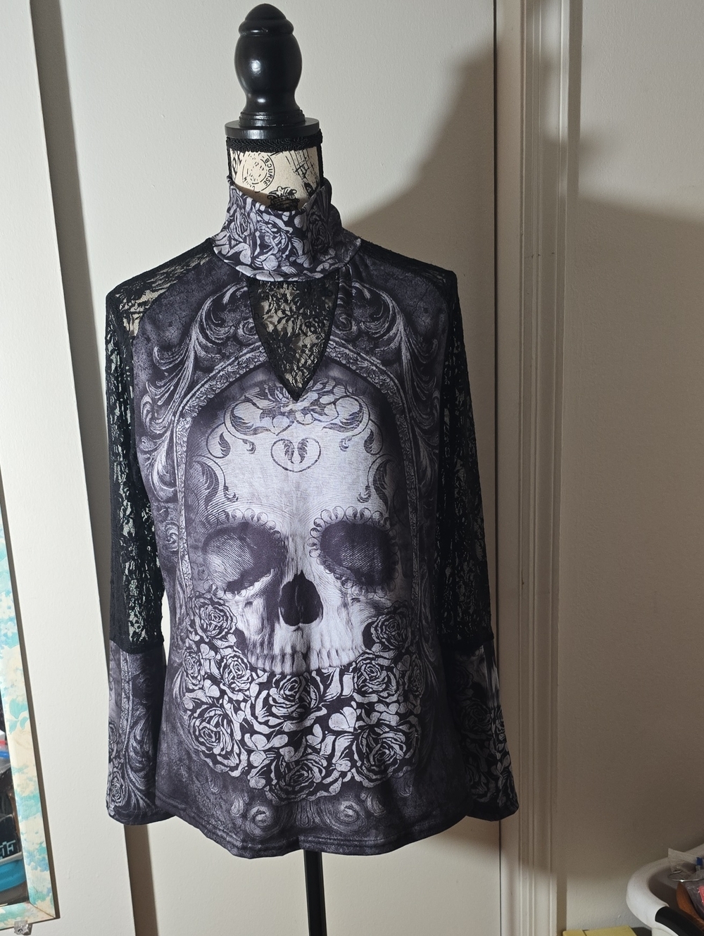 Black and Gray Skull & Roses Long Lace Sleeve Top